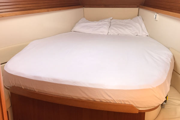 <span style= >Sheet Set, Traditional Fitted from Custom Pattern: Aft Cabin, Pullman, or V Berth</span>