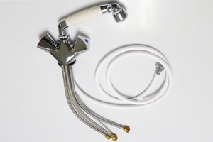 <span style= >Head/Shower Combo Faucet</span>